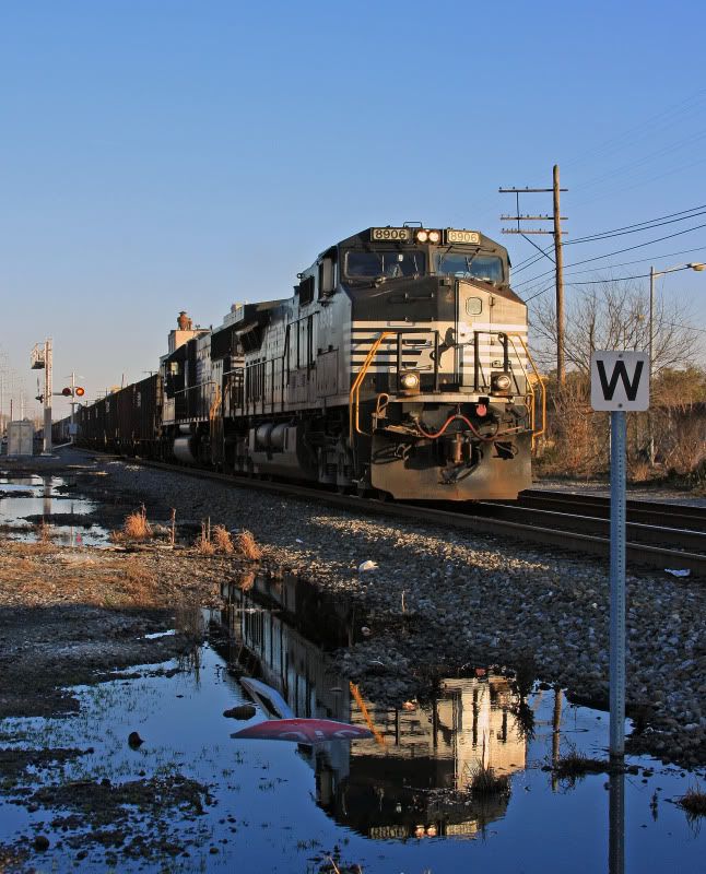 IMAGE: http://i809.photobucket.com/albums/zz12/JA_4729/NS8906_cropped.jpg