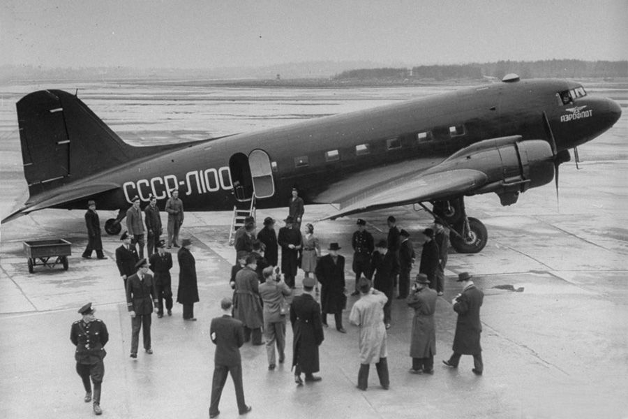 http://i809.photobucket.com/albums/zz20/A30yoyo/Aeroflot-DC-3-Finland_zpsac1104f4.jpg