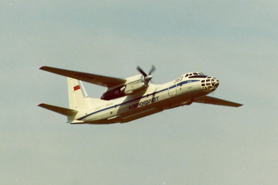 http://i809.photobucket.com/albums/zz20/A30yoyo/Antonov363col.jpg