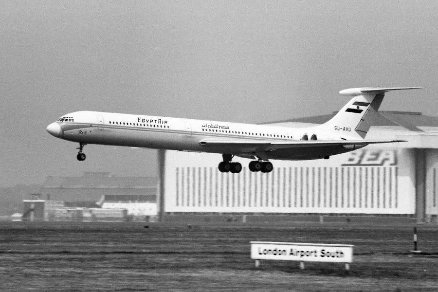 http://i809.photobucket.com/albums/zz20/A30yoyo/SU-AVU-Egyptair-lhr-900.jpg