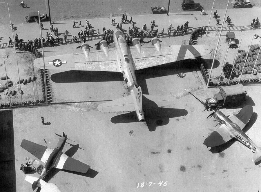  photo U-EiffelAerial1a_zpsffba2519.jpg