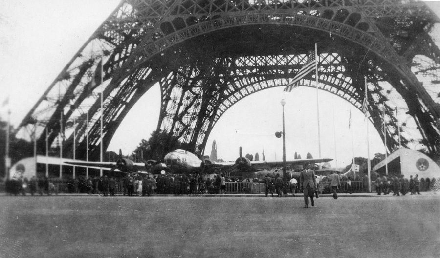  photo U-EiffelB-17sx2x900_zpsd3f8f5e8.jpg