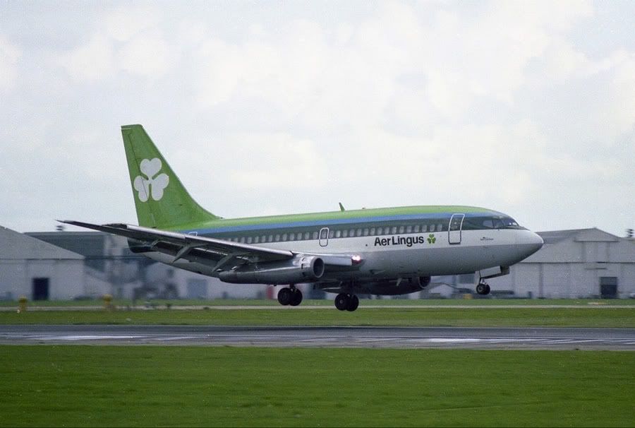 http://i809.photobucket.com/albums/zz20/A30yoyo/lingus-737-28R-900.jpg