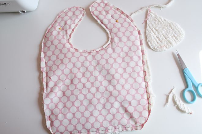 Raechel Myers | Bib tutorial {and a hundred other things}